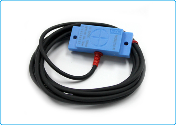 10mm PNP Type 12V DC Square Capacitive Switch Sensor FKCN2210-P Non Metal Detection