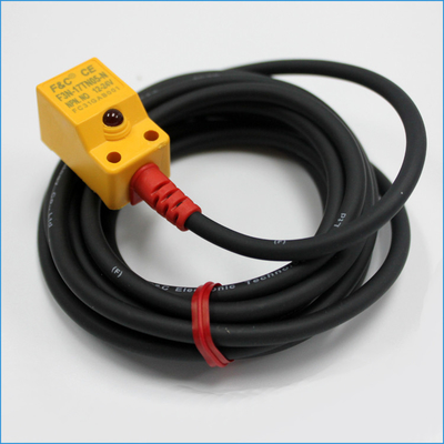 12V DC Inductive Proximity Sensor NPN NO 5mm Horizontal Sensing Switch