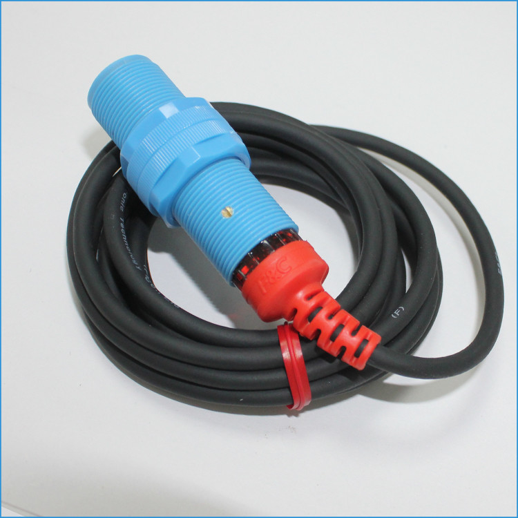 12V Plastic Detection M18 Capacitive Proximity Sensor 3 Wire PNP Sensor Switch